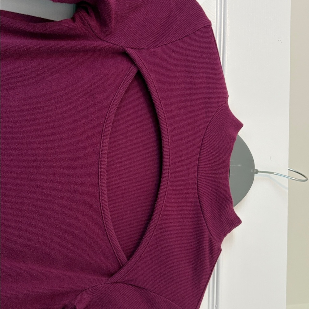 Guess Long Sleeve Cutout Top in Plum - Picture 3 of 9